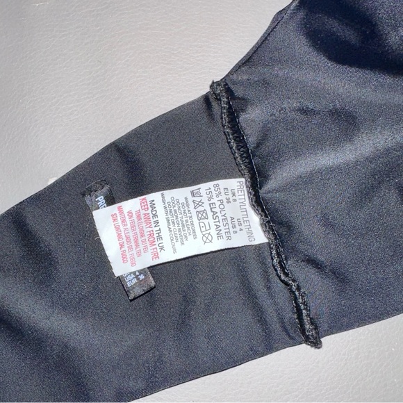 PrettyLittleThing Black Twist Front Keyhole Bikini Top - Picture 6 of 7